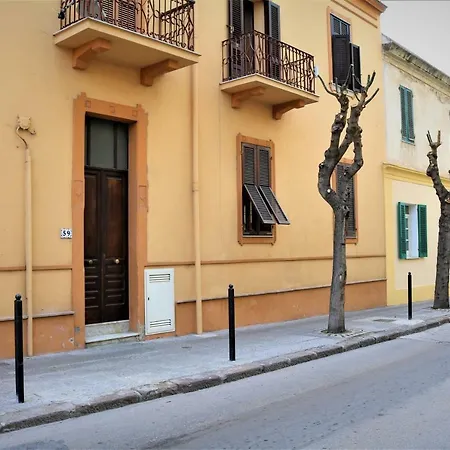 Apartment Claudia's 2